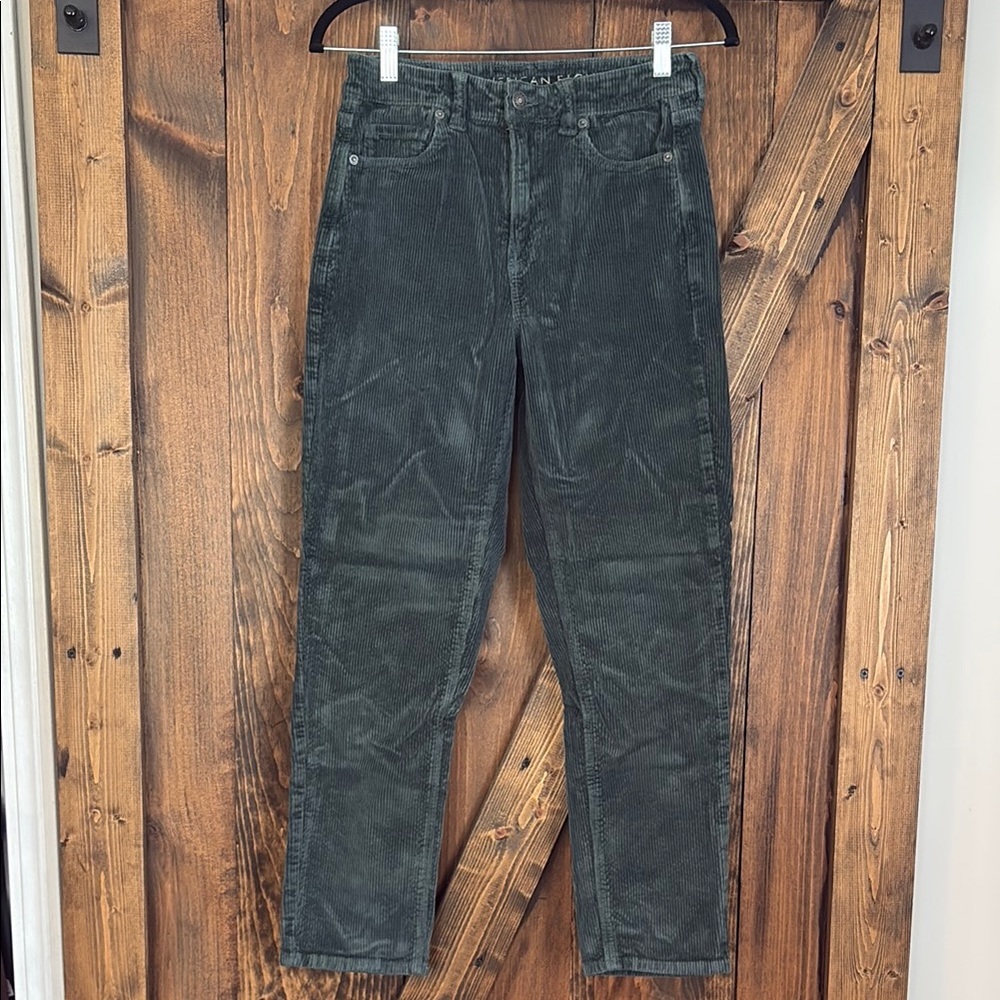 American Eagle Outfitters Corduroy Pants in Forest Green
